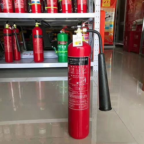 二氧化碳灭火器